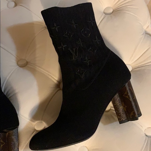 LOUIS VUITTON SILHOUETTE ANKLE BOOT - Picture 7 of 14